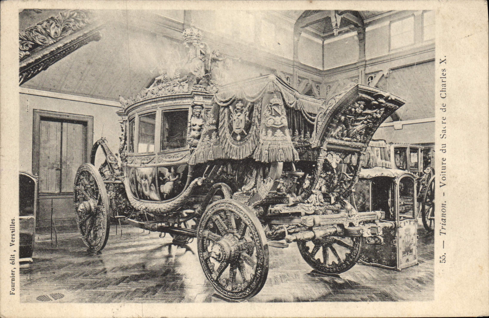 CPA Trianon Voiture du Sacre de Charles X Versailles
