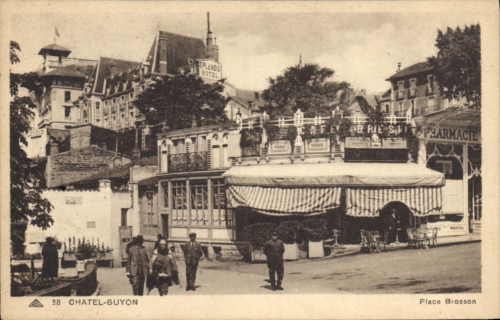 CPA Chatel Guyon Place Brosson Pharmacie