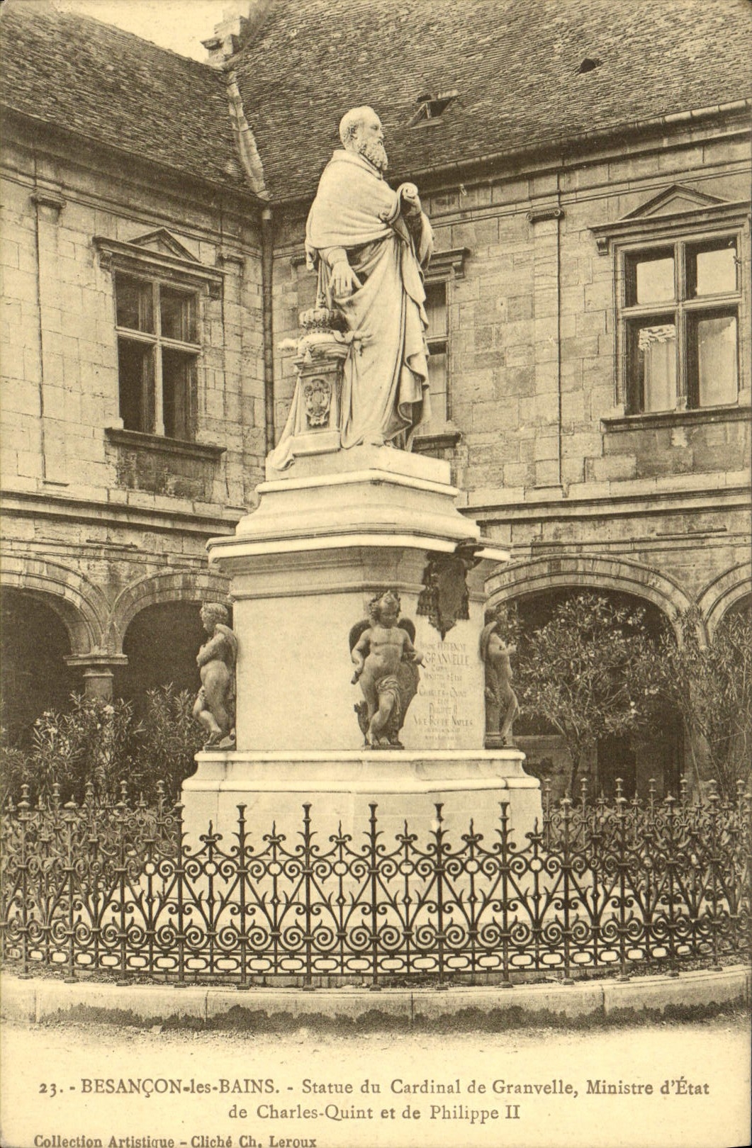 CPA Besancon les Bains Statue du Cardinal de Grauvelle Ministre d'Etat de Charles Quins et le Philip