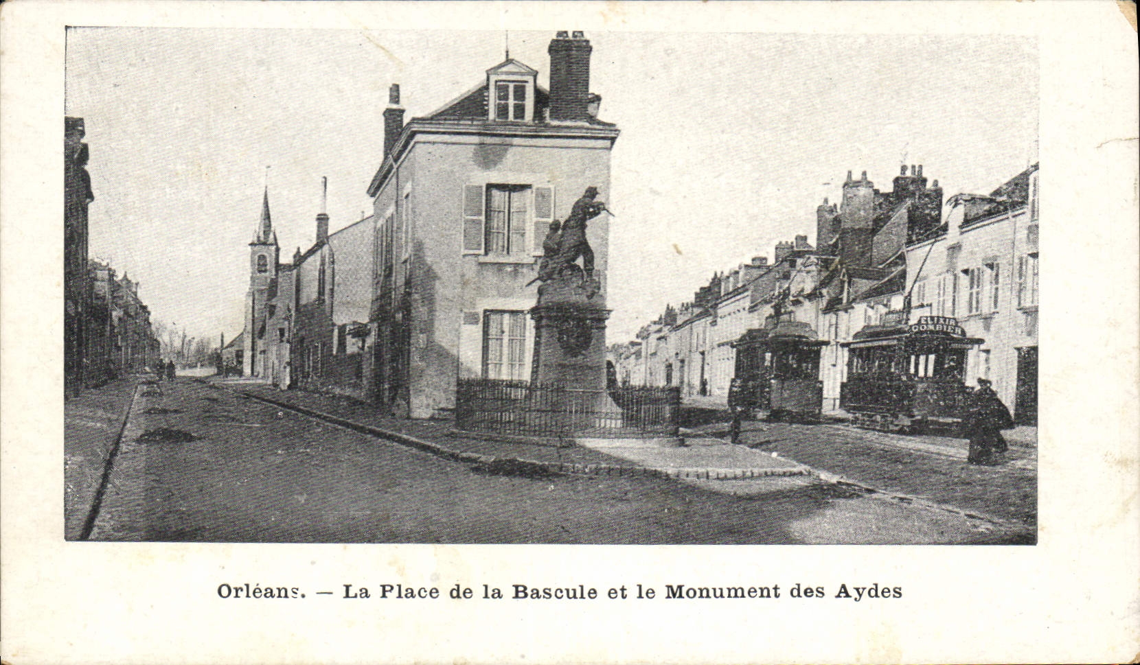CPA Orleans La Place de la Bascule et le Monument des Aydes