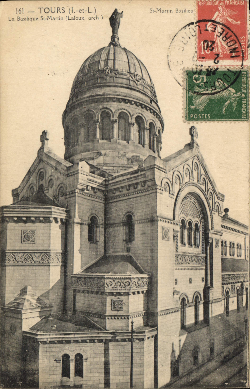 CPA Tours I et L La Basilique St Martin Ladoux arch