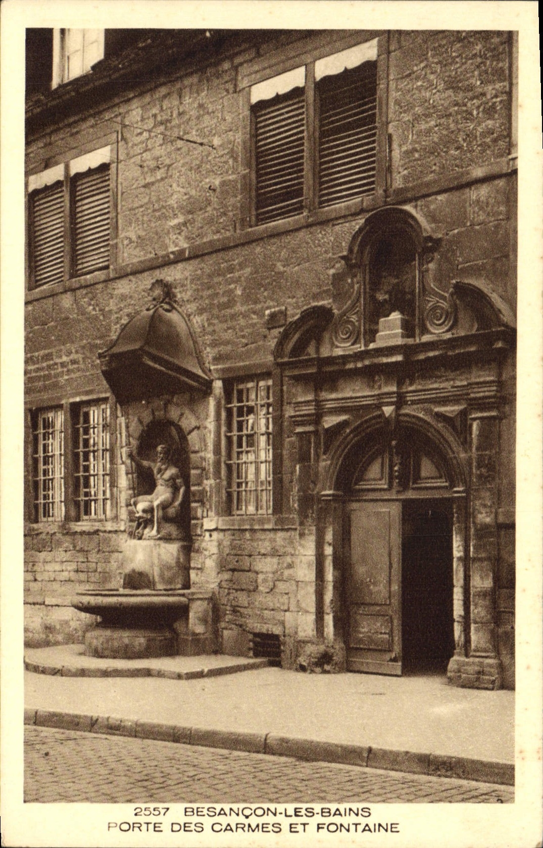 CPA Besancon les Bains Porte des Carmes et Fontaine 
