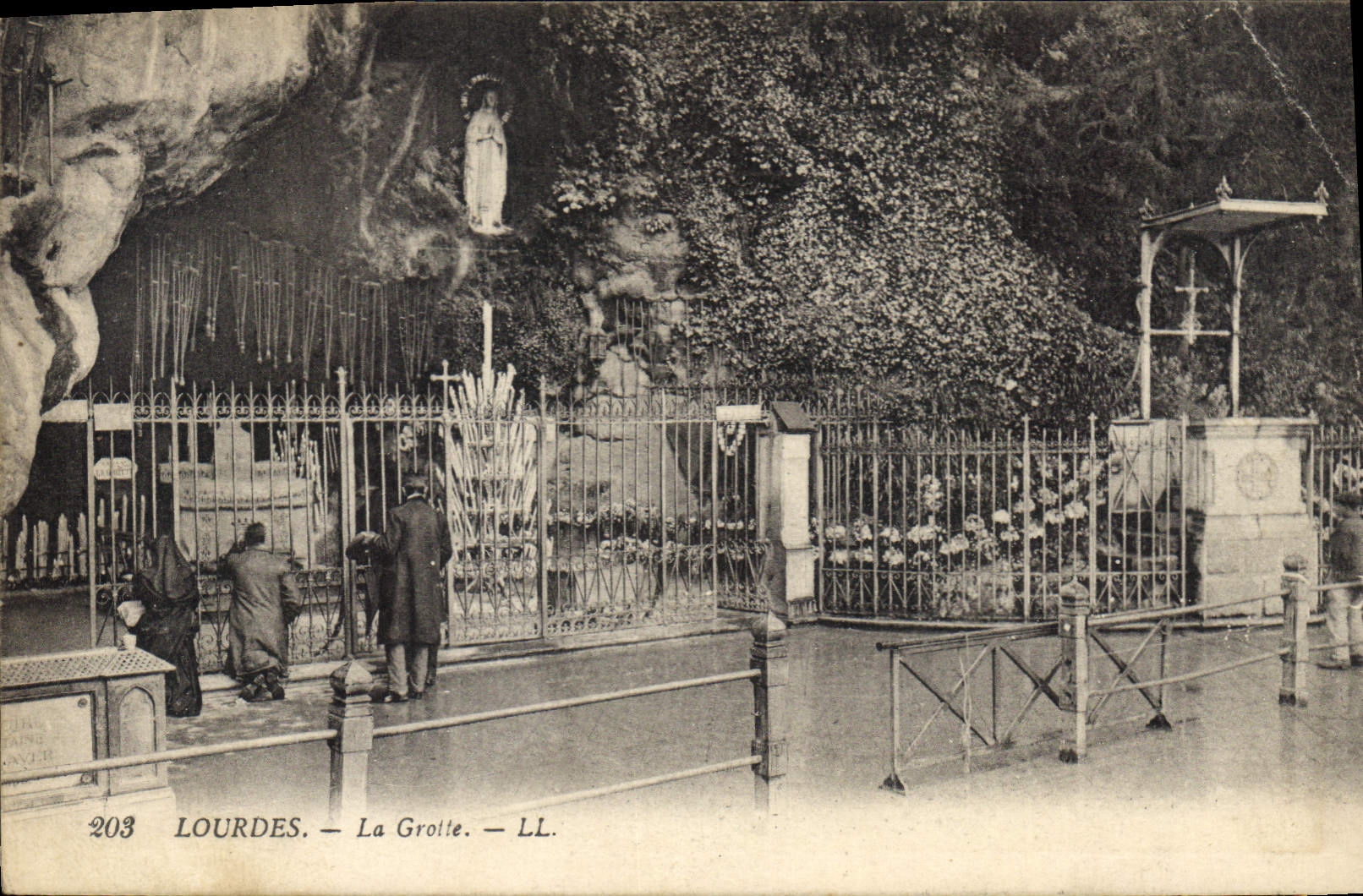 CPA Lourdes La Grotte 