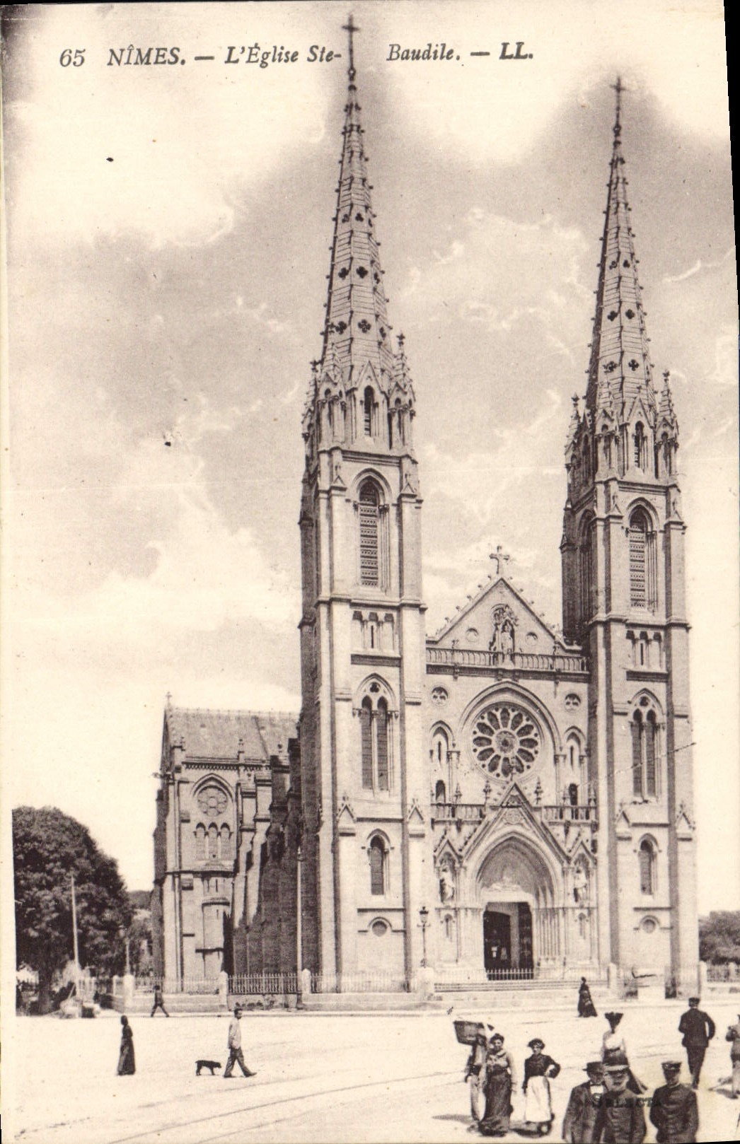 CPA Nimes l'Eglise Ste Baudile 