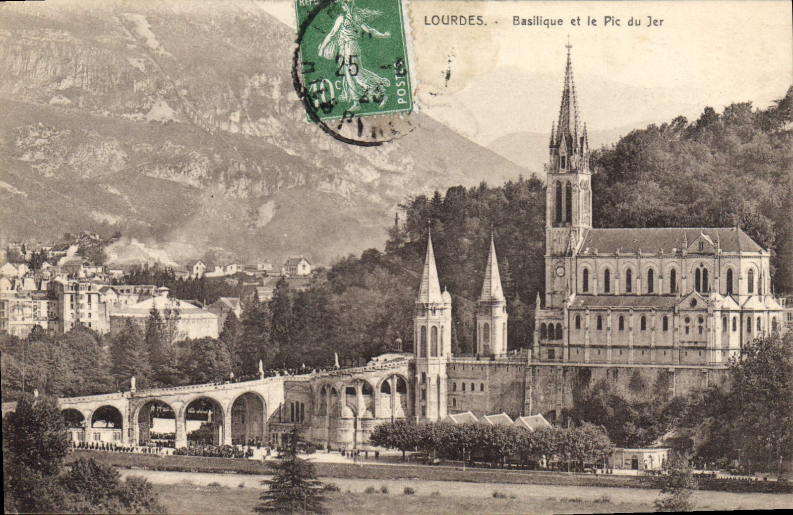 CPA Lourdes Basilique et le Pic du Jer 