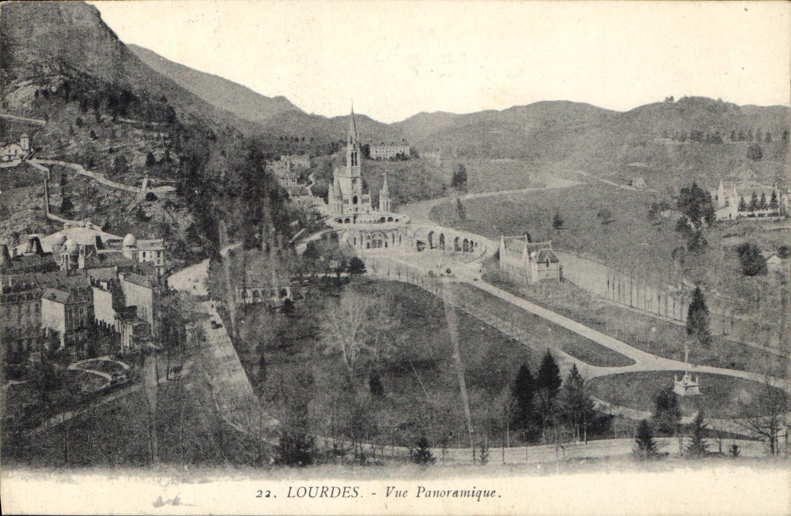 CPA Lourdes Vue panoramique 