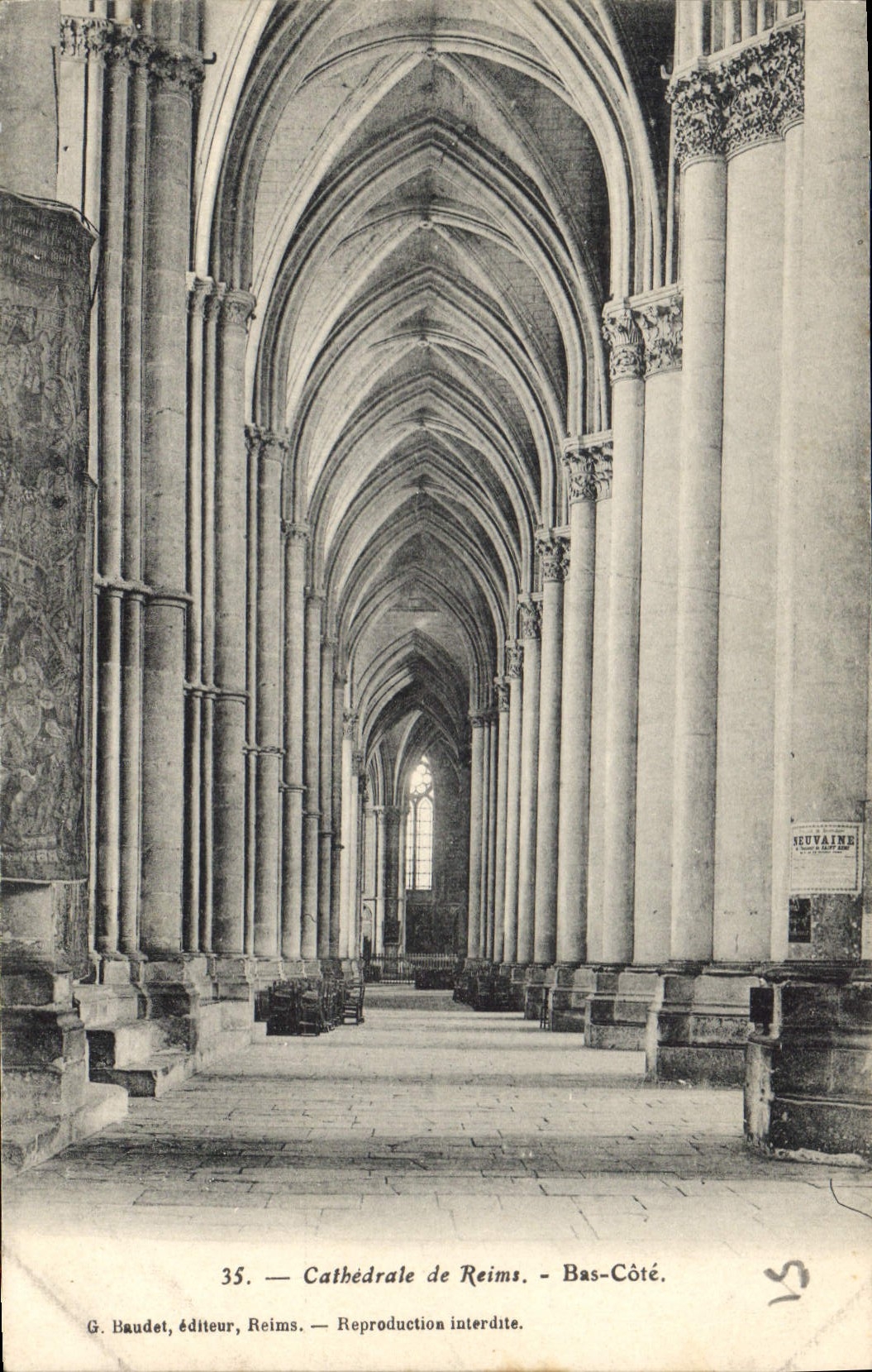 CPA Cathedrale de Reims Bas Cote 