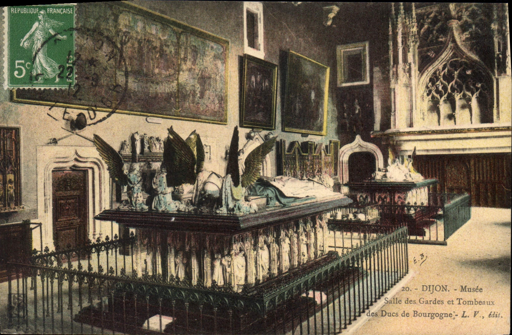 CPA Dijon Musee Salle des Gardes et Tombeaux des Ducs de Bourgogne 