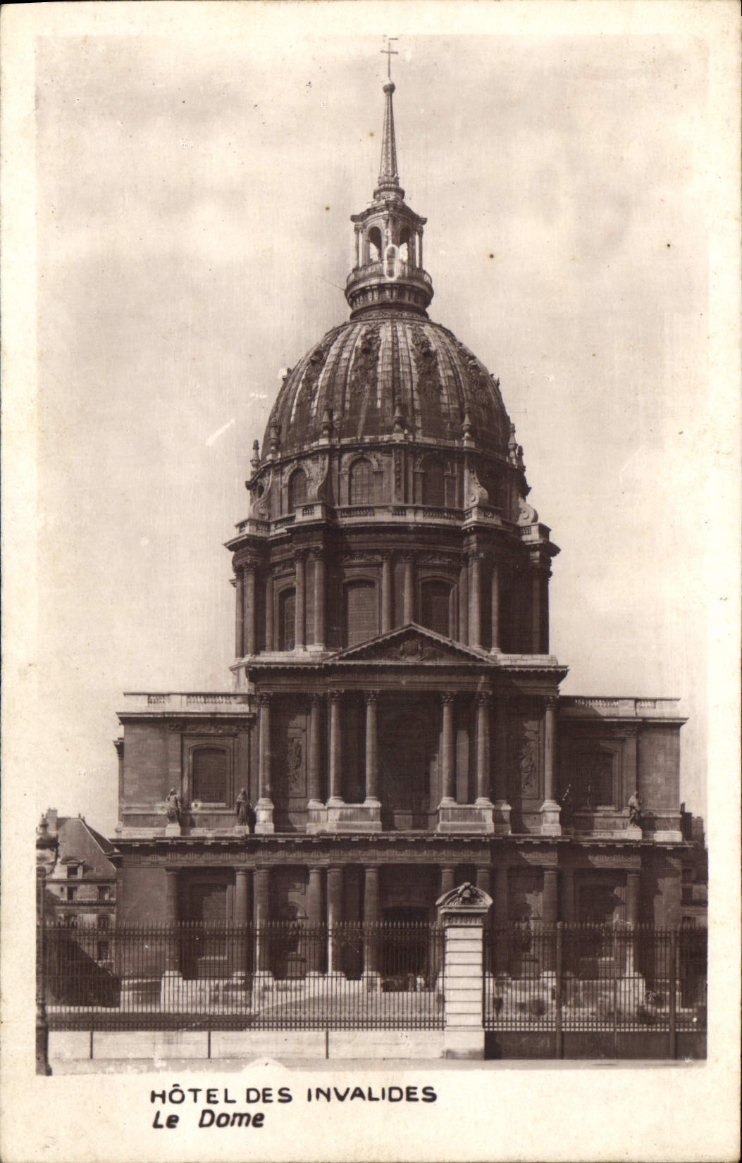 CPA Hotel des Invalides Le Dome Paris