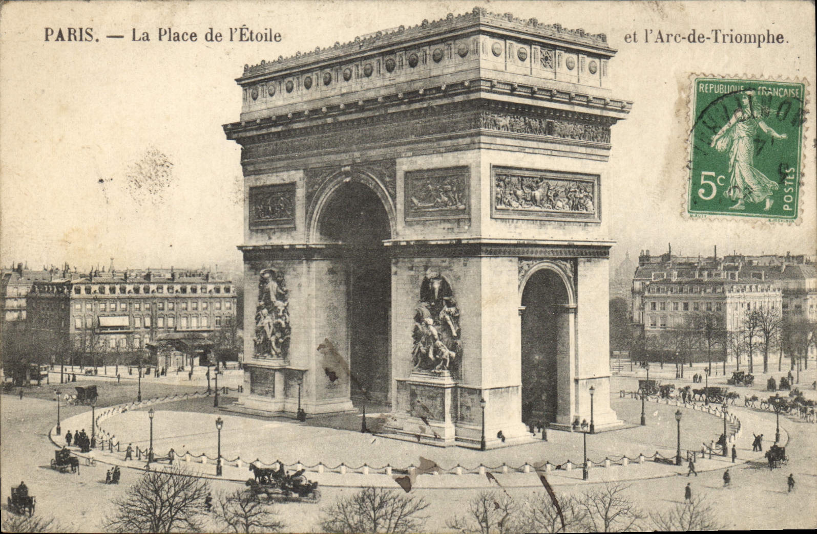 CPA Paris La Place de l'Etoile et l'Arc de Triomphe
