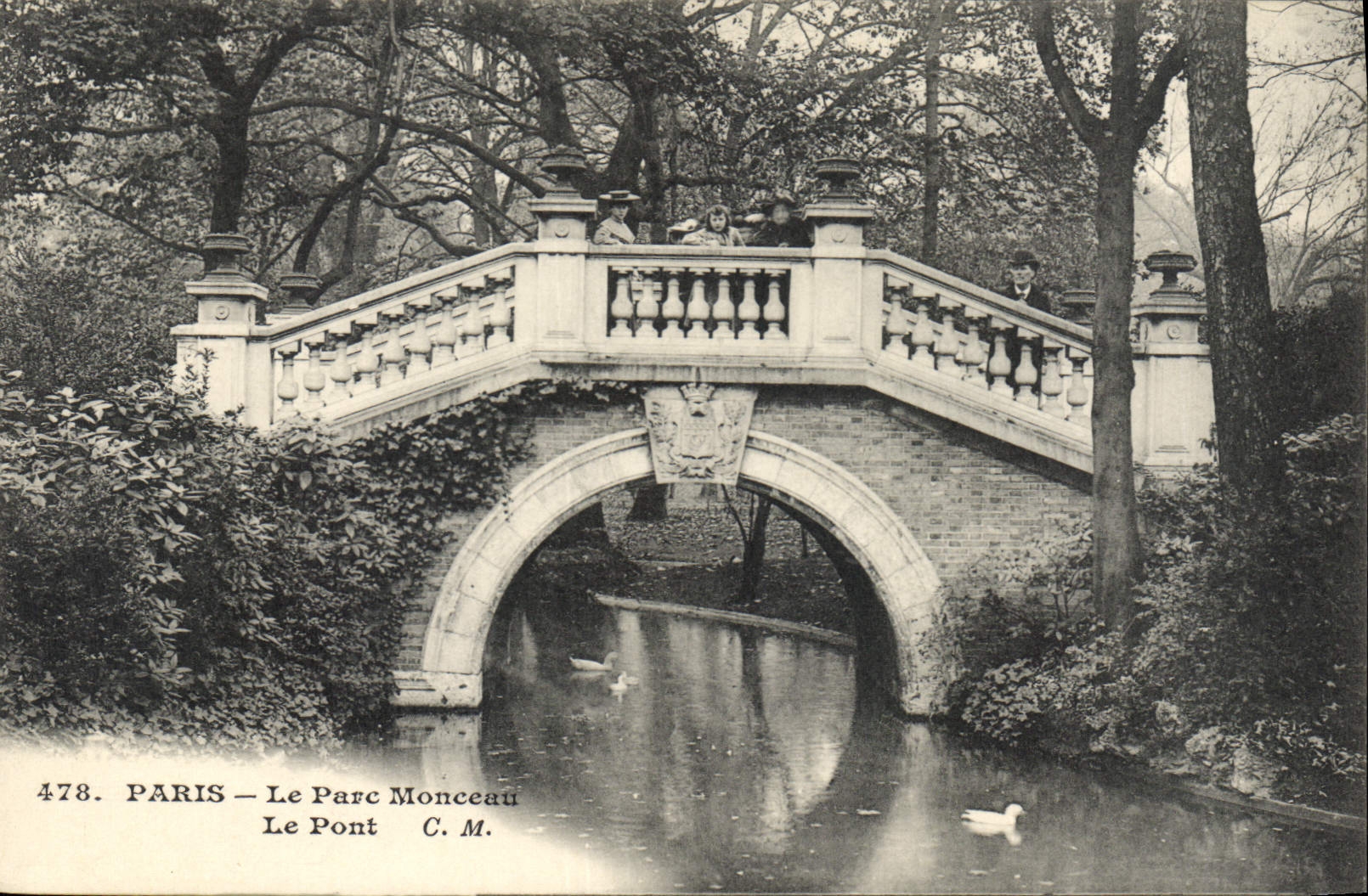 CPA Paris Le Parc Monceau Le Pont