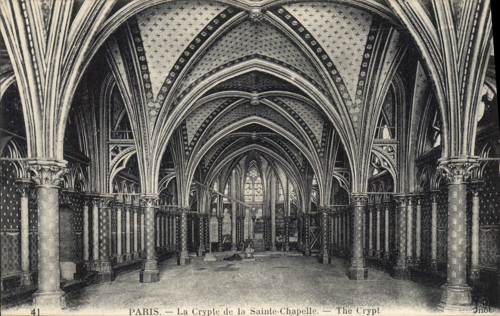 CPA Paris La Crypte de la Sainte Chapelle
