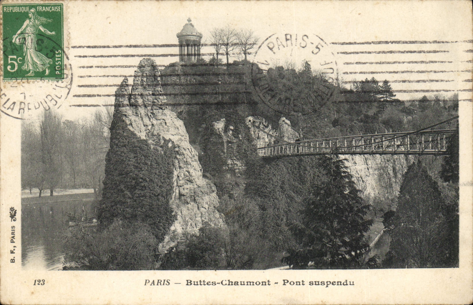 CPA Paris Buttes Chaumont Pont suspendu 