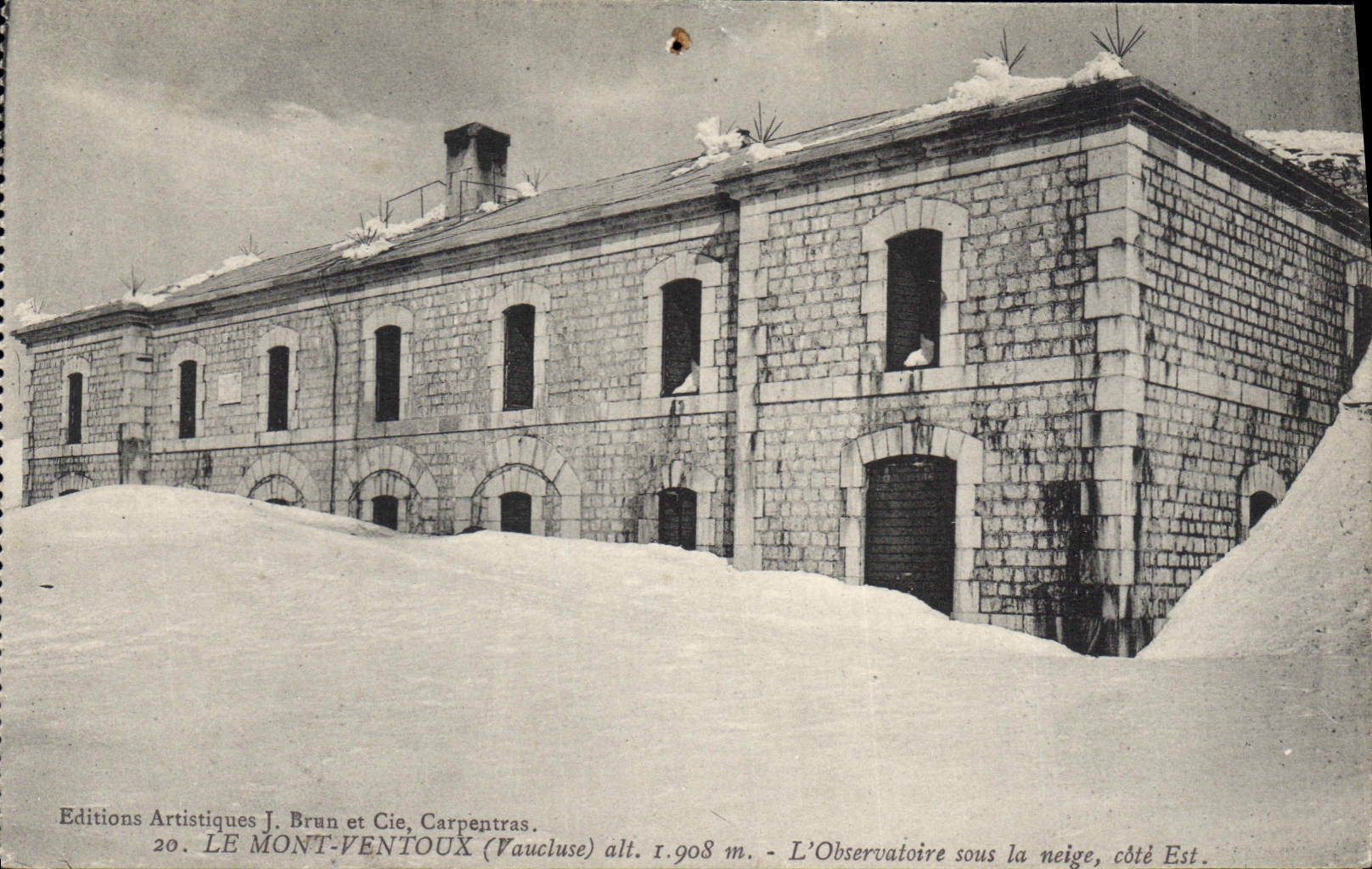 CPA Le Mont Ventoux Vaucluse L'Observatoire sous la neige cote Est 