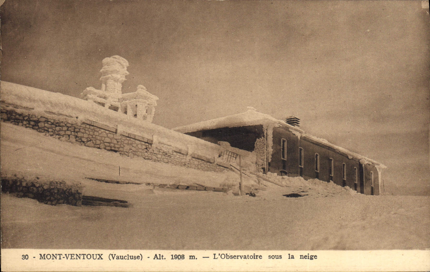 CPA Mont Ventoux Vaucluse L'Observatoire sous la neige 