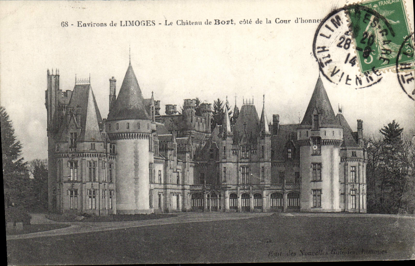 CPA Environs de Limoges Le Chateau de Bort Cote de la cour d'honneur