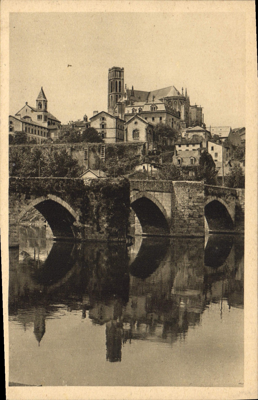 CPA Limoges (Hte Vienne) Le Pont St Etienne (XIIIe s)
