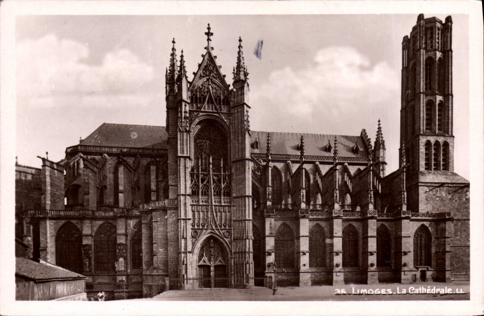 CPA Limoges La Cathedrale
