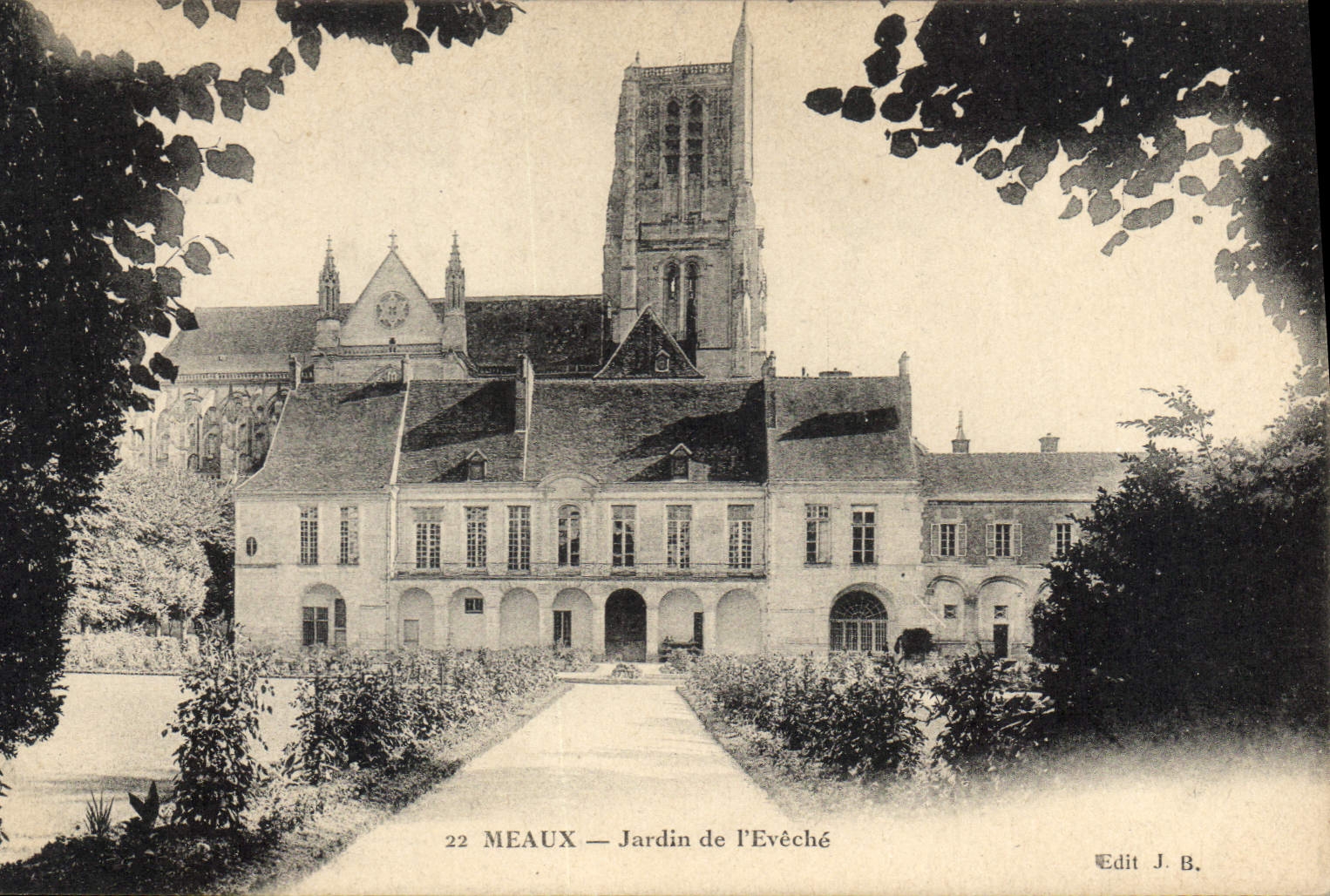 CPA Meaux Jardins de l'Eveche