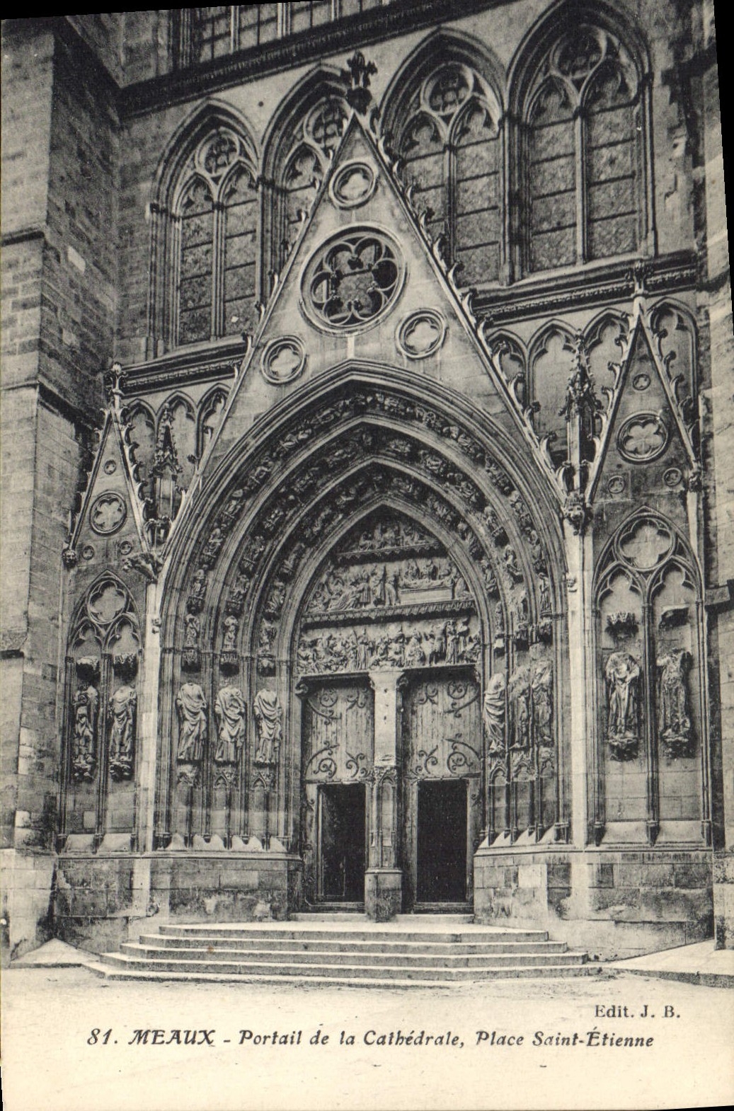 CPA Meaux Portail de la Cathedrale Place Saint Etienne