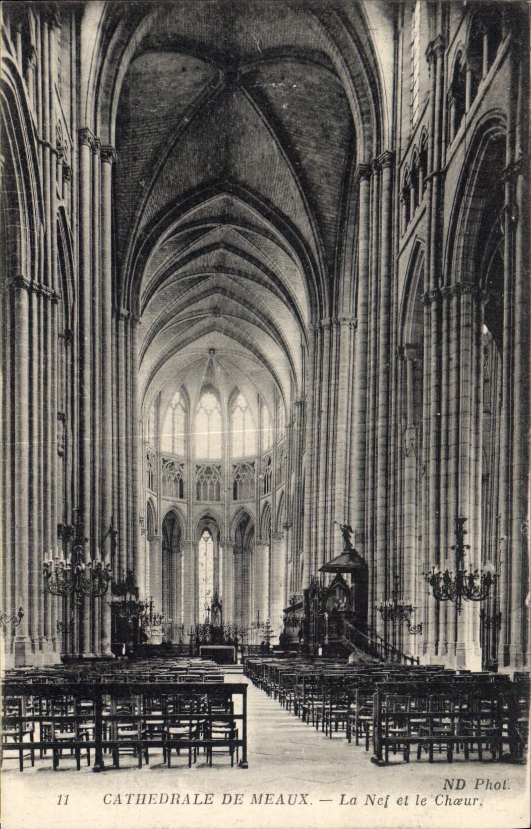 CPA Meaux LA Cathedrale La Nef et le Choeur