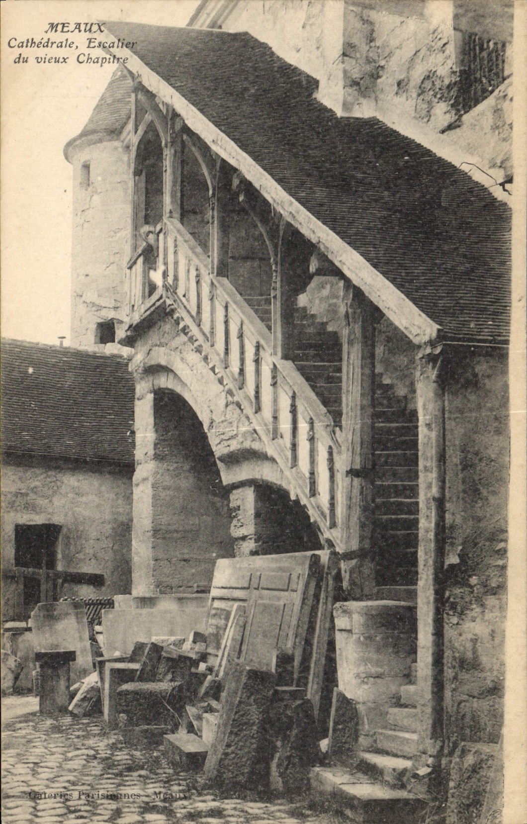 CPA Meaux Cathedrale Escalier du Vieux Chapitre