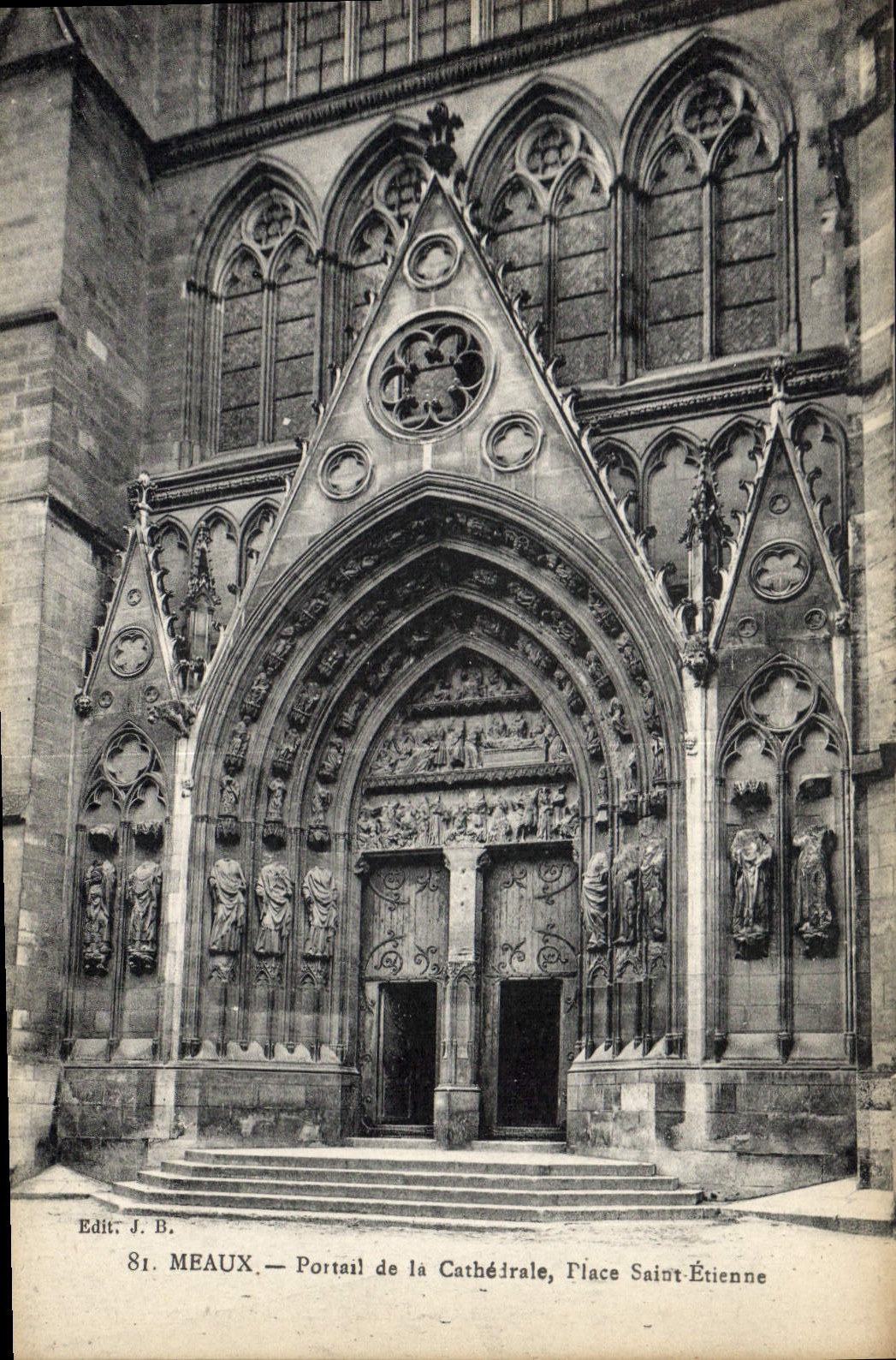 CPA Meaux Portail de la Cathedrale Place Saint Etienne