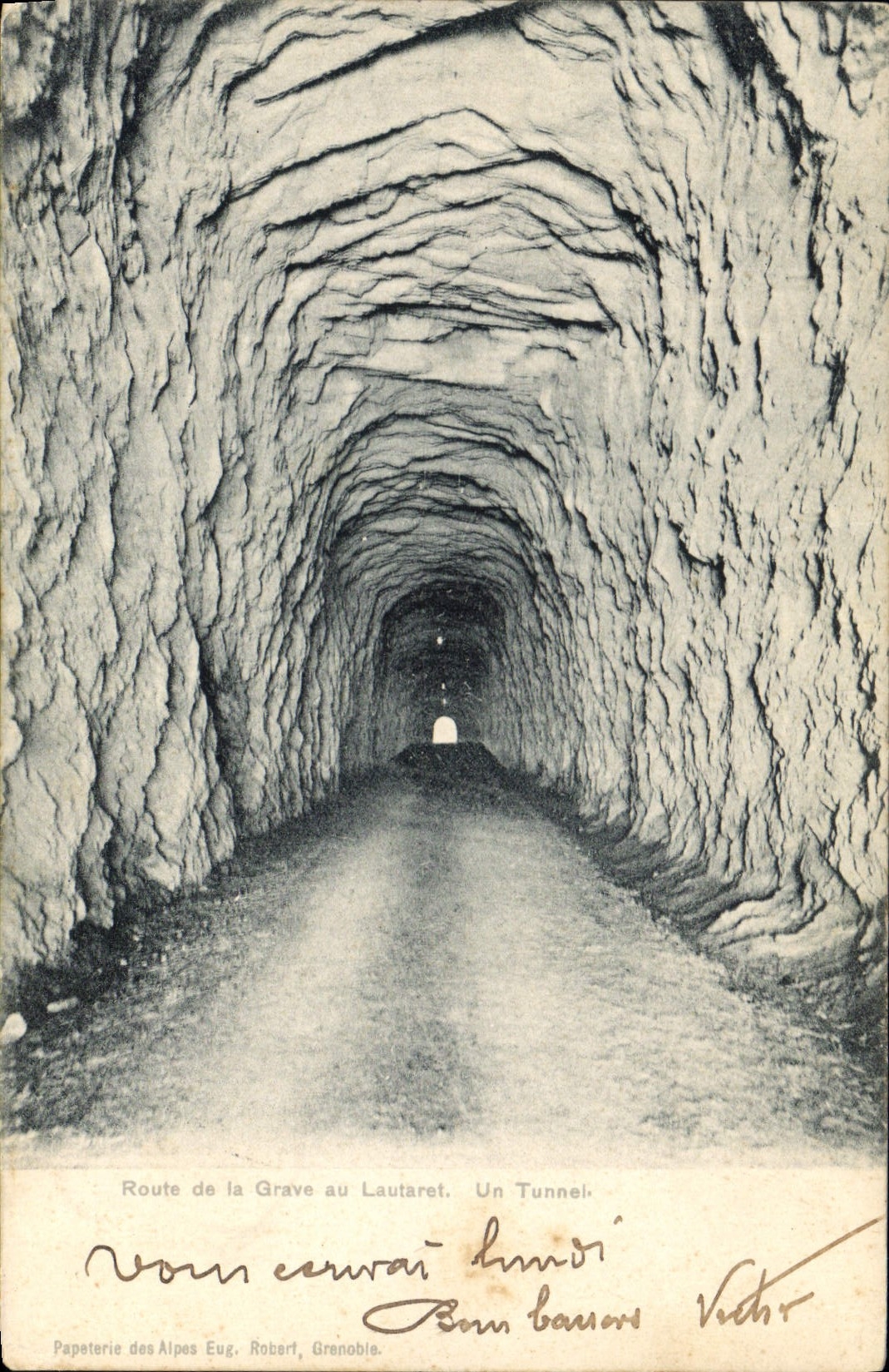 CPA Route de la Grave au Lautaret Un Tunnel