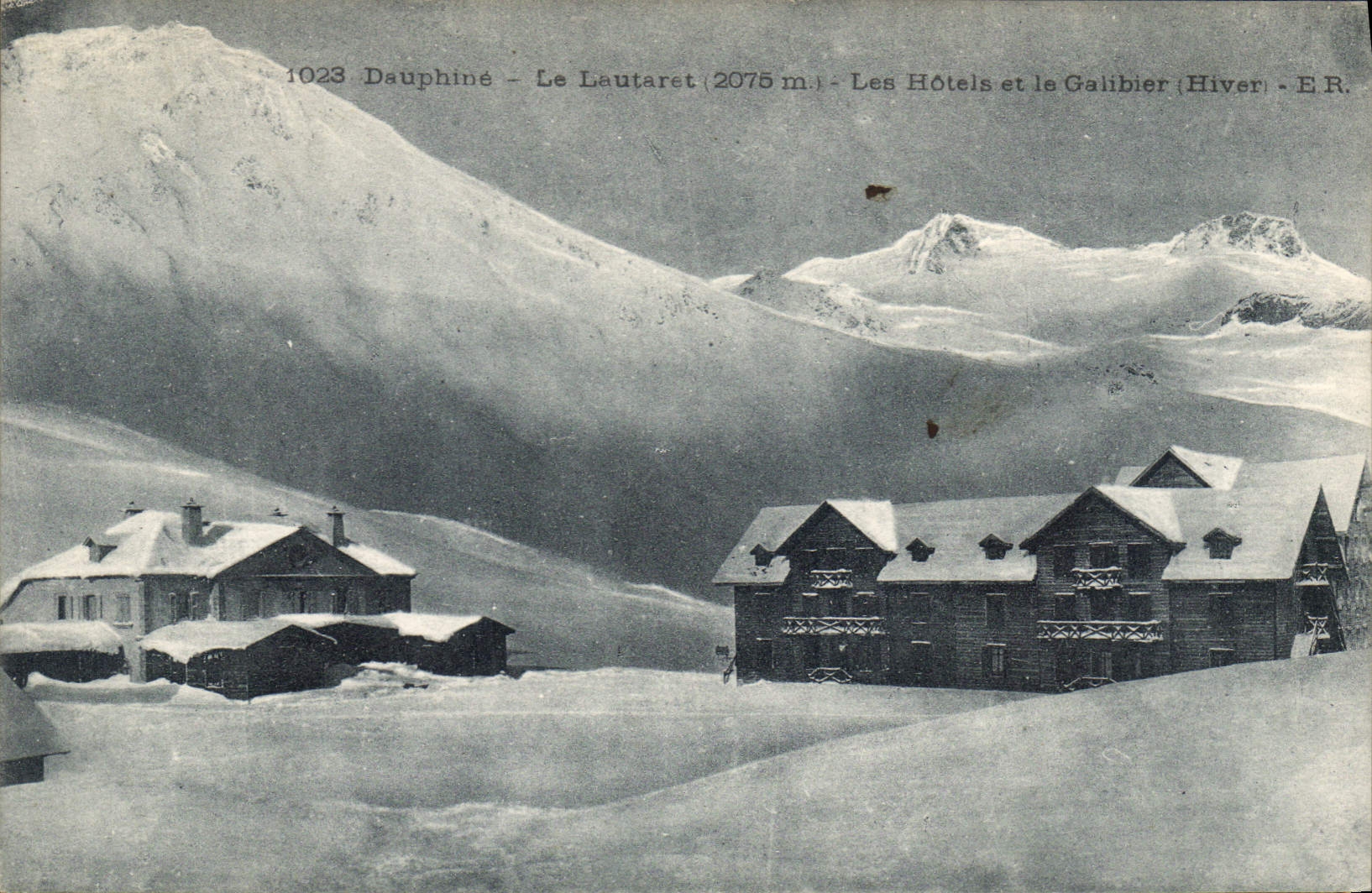 CPA Dauphine Le Lautaret (2075 m) les Hotels et le GSalibir (Hiver)