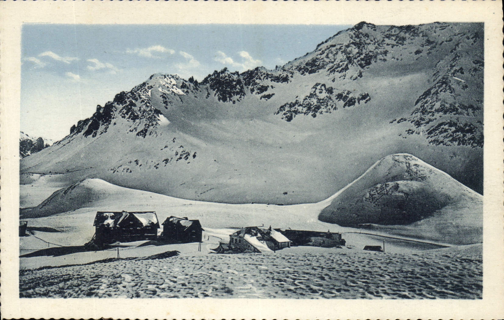 CPA Dauphine Le Lautaret (2075 m) les Hotels et le Combeynot en hiver