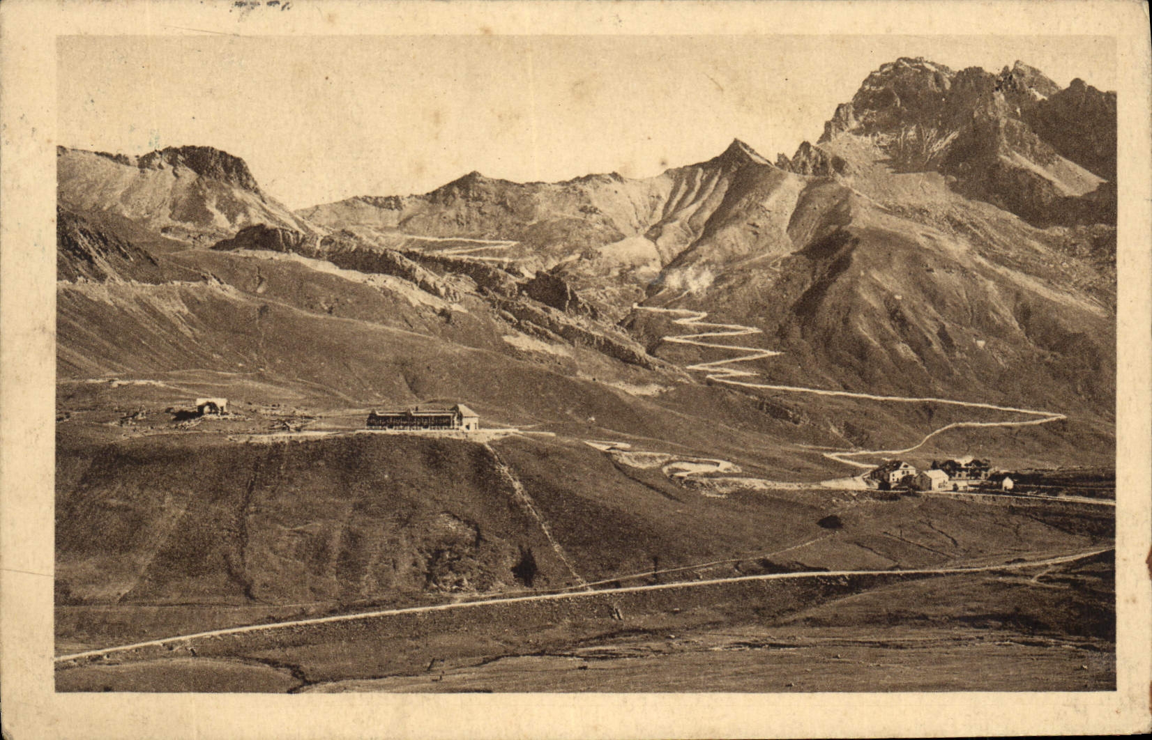 CPA Le Lautaret Les Lacets du Galibier Roche du Grand Galibier (3229 m)