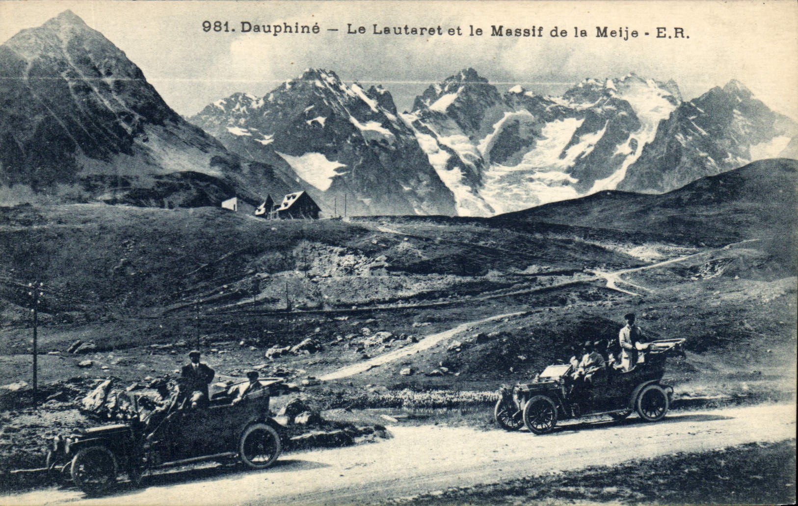 CPA Dauphine le Lautaret et le Massif de la Meije Automobiles