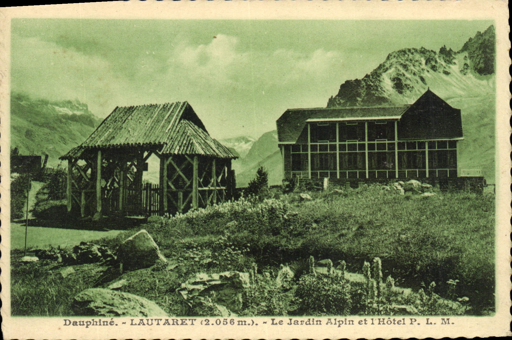 CPA Dauphine le Lautaret (2056 m) le Jardin Alpin et l'Hotel  P L M