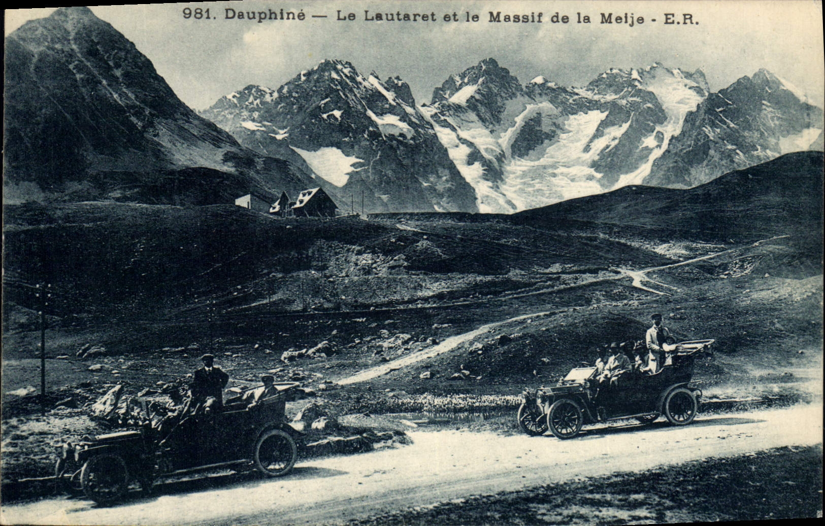 CPA Dauphine le Lautaret et le Massif de la Meije Automobiles