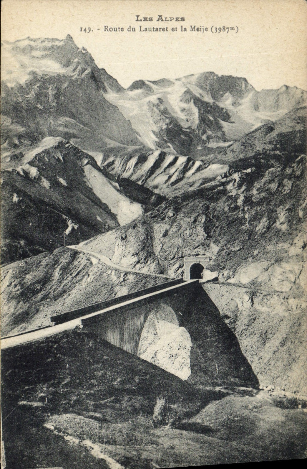 CPA Les Alpes Route du Lautaret et le Maije (3987 m)