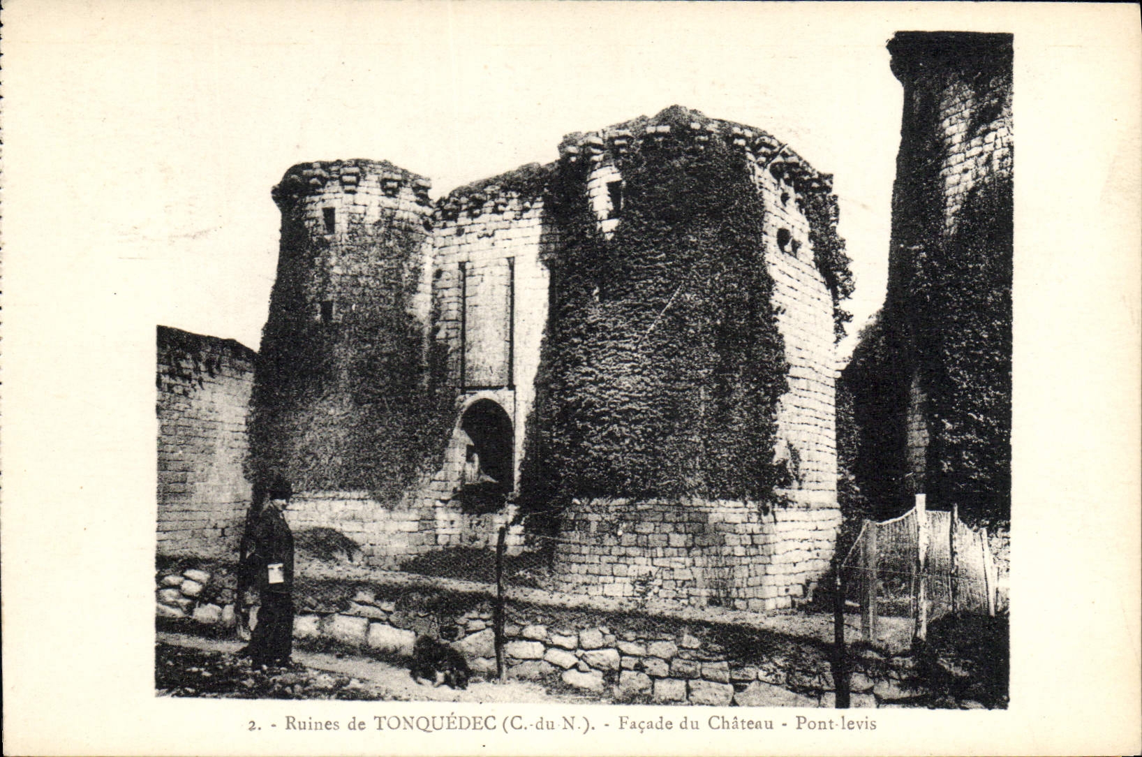 CPA Ruines de Tonquedec (C du N) Facade du Chateau Pont Levis