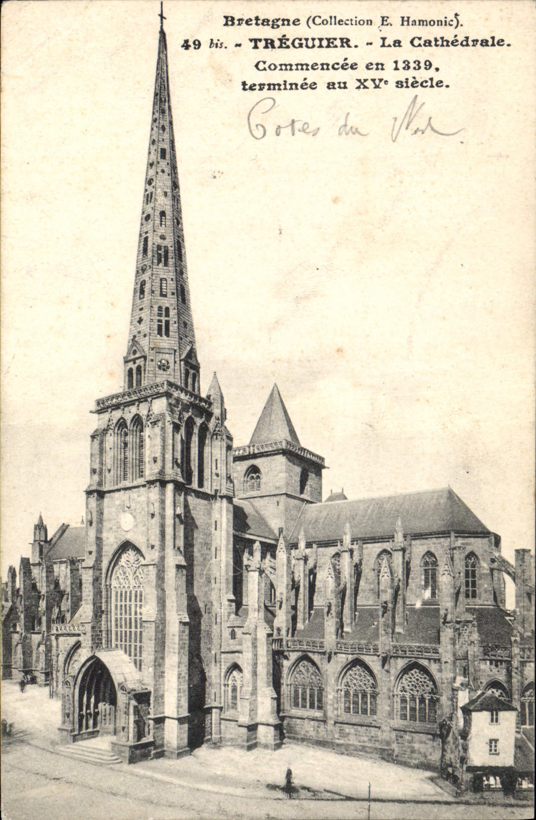 CPA Bretagne Treguier La Cathedrale Commencee en 1339 terminee au XVe siecle