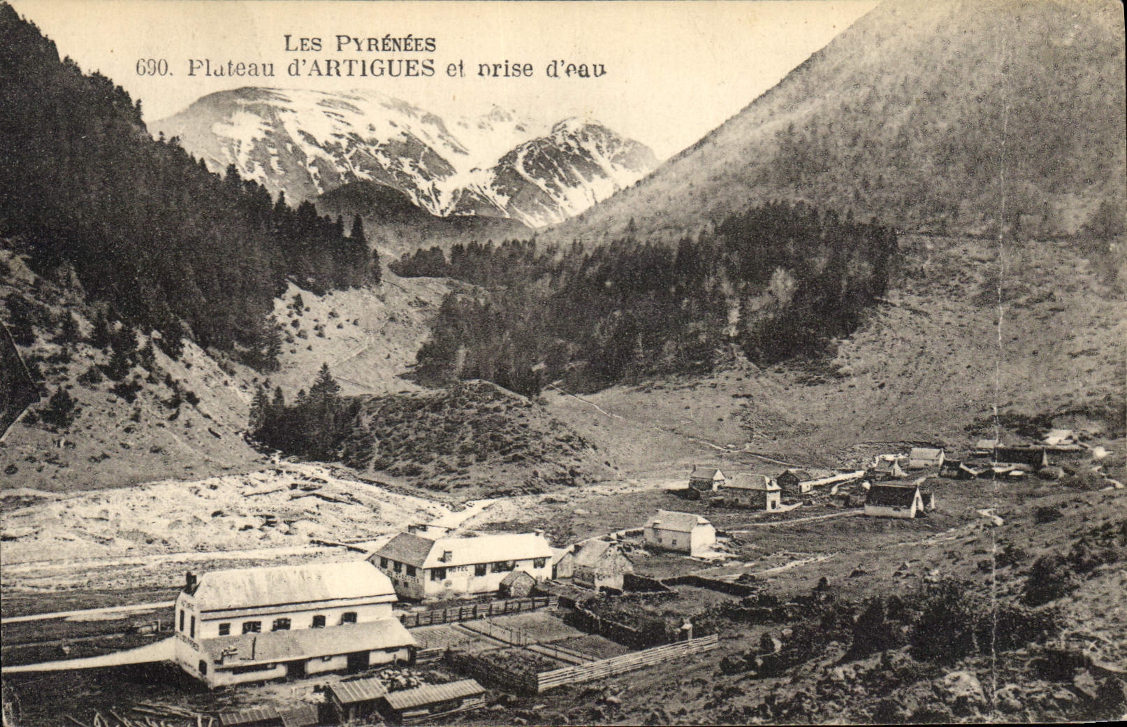 CPA Les Pyrenees Plateau d'Artigues et prise d'eau