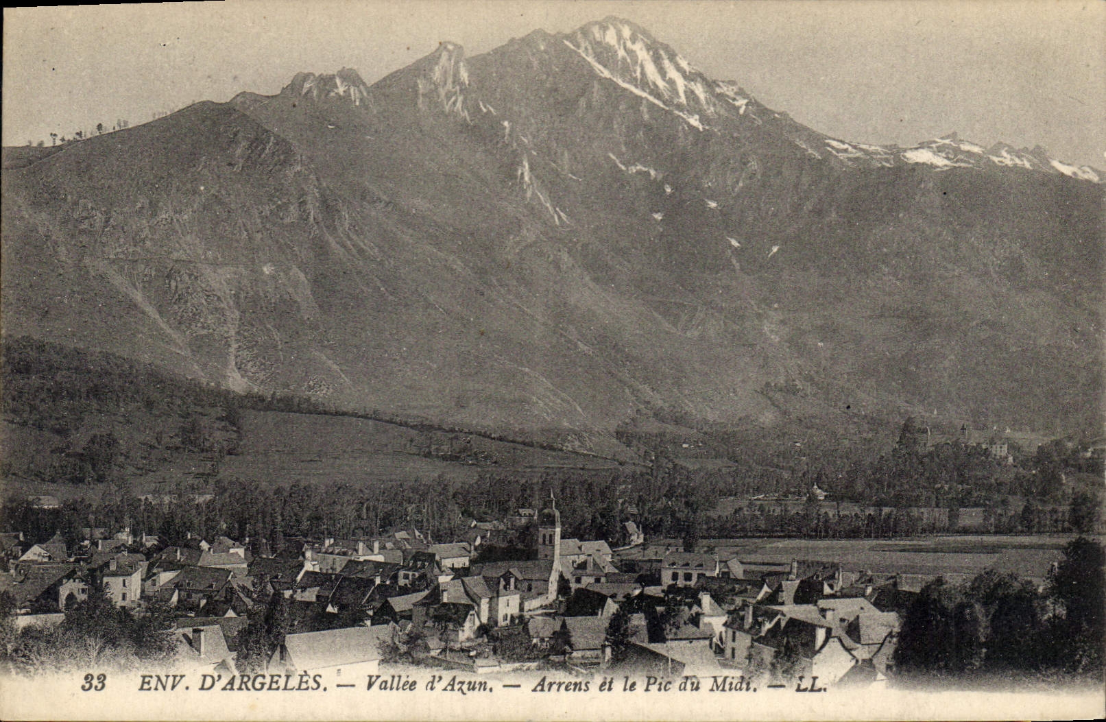 CPA Env d'Argeles Vallee d'Azun Arrens et le Pic du Midi