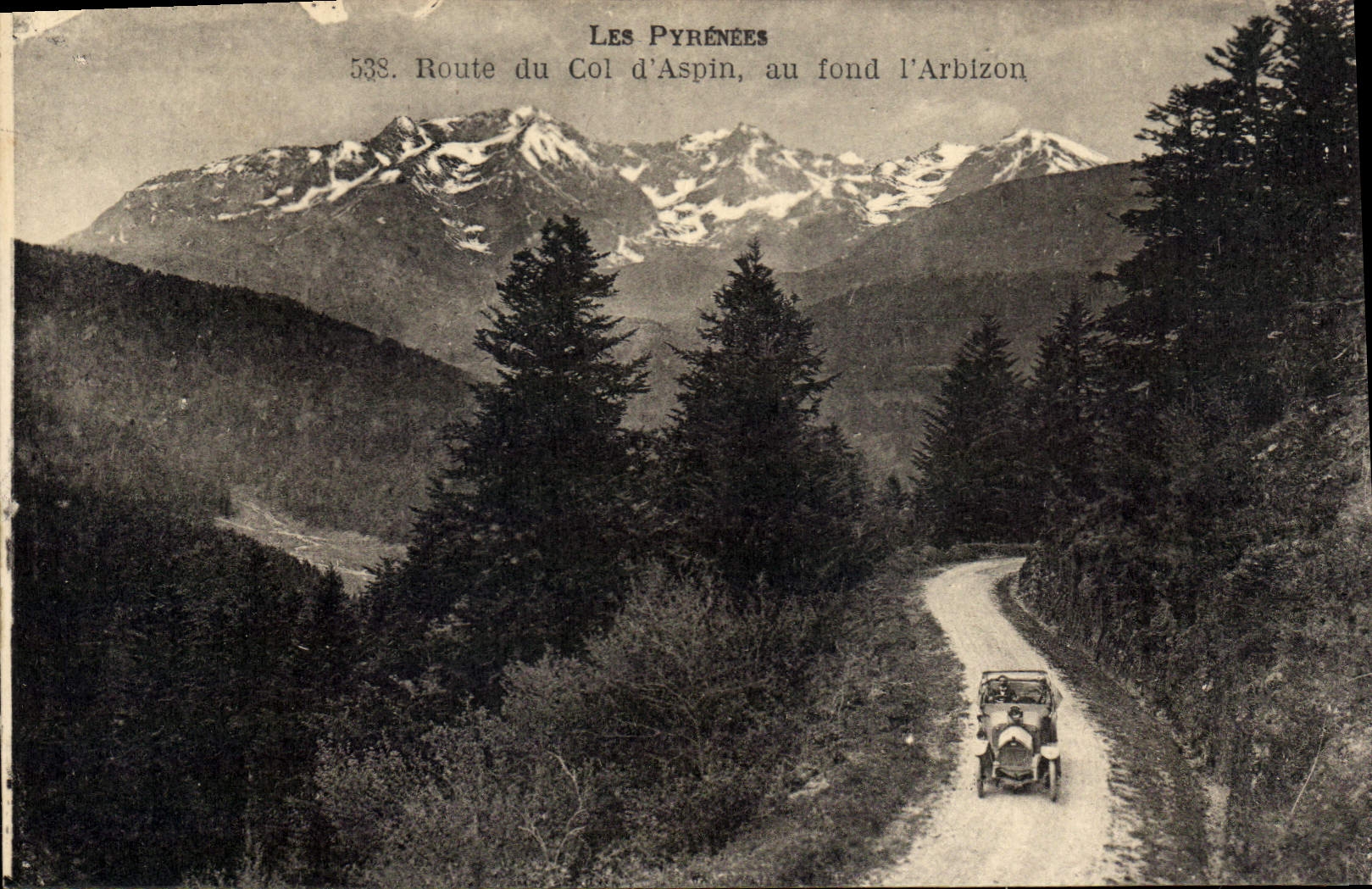 CPA Les Pyrenees Route du Col d'Aspin au fond l'Arbizon
