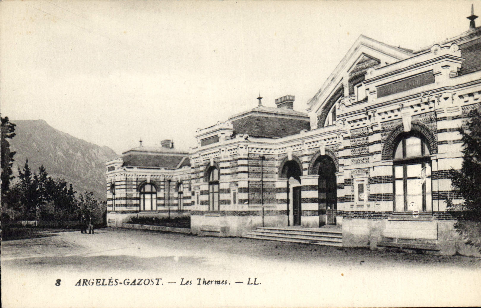 CPA Argeles Gazost Les Thermes