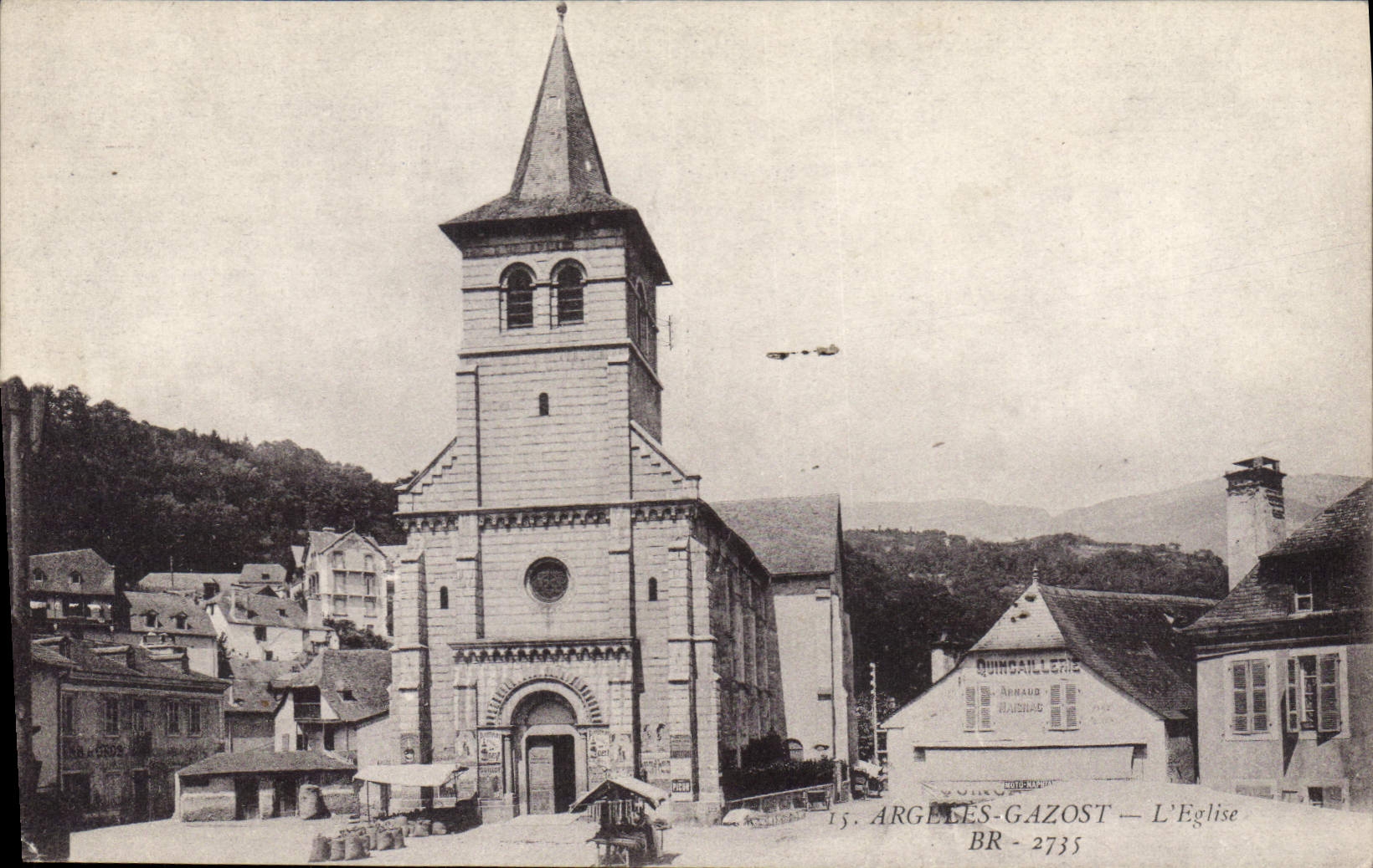 CPA Argeles Gazost L'Eglise
