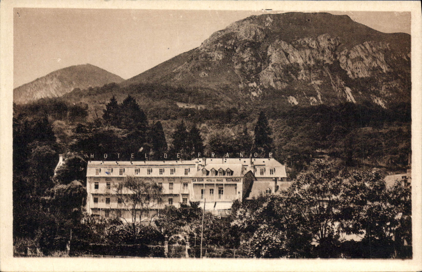 CPA Argeles Gazost Hotel de France P Benard