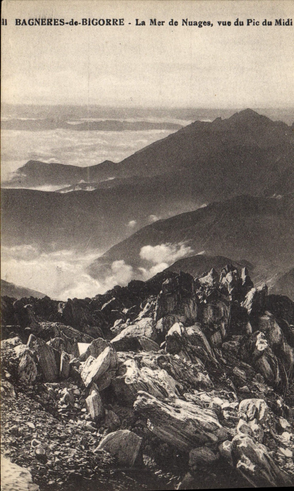 CPA Bagneres de Bigorre La Mer de Nuages vue du Pic du Midi