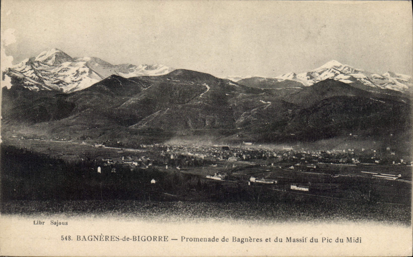 CPA Bagnerres de Bigorre Promenade de Bagneres et massif du Pic du Midi