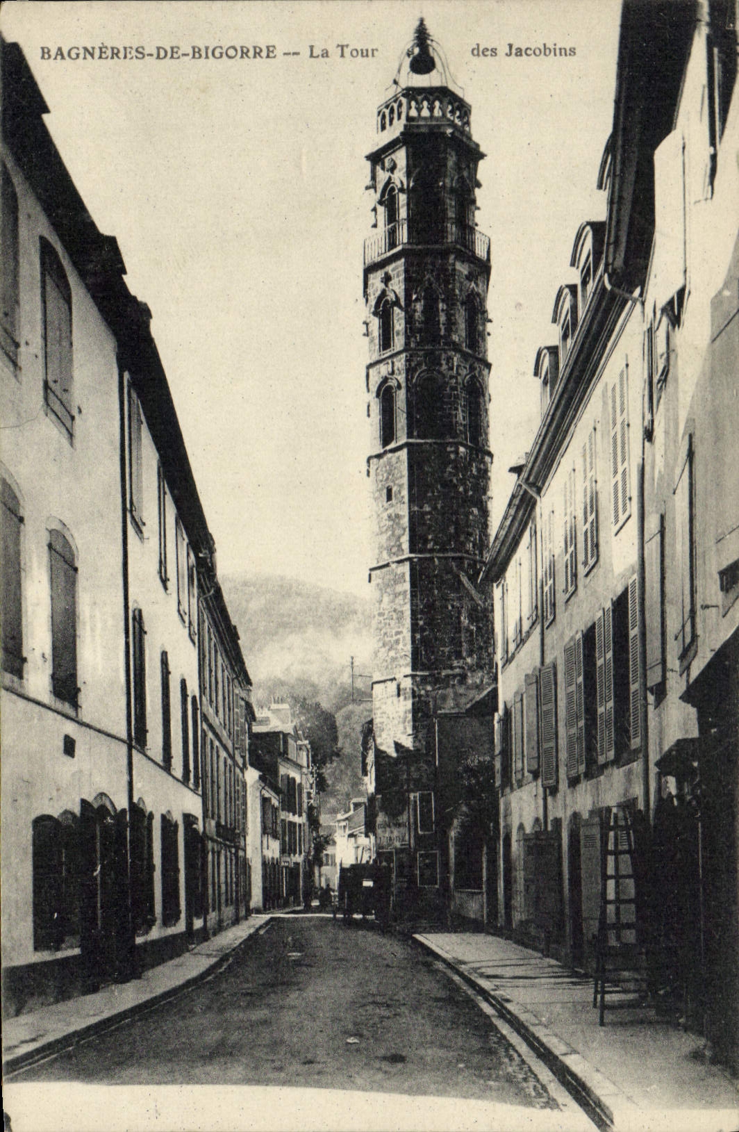 CPA Bagnerres de Bigorre La Tour des Jacobins