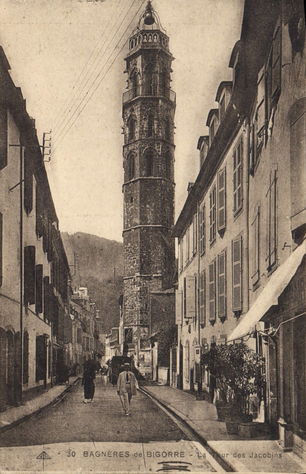 CPA Bagnerres de Bigorre La Tour des Jacobins