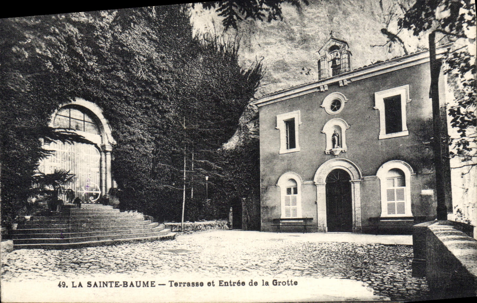 CPA La Sainte Baume Terrasse et Entree de la Grotte
