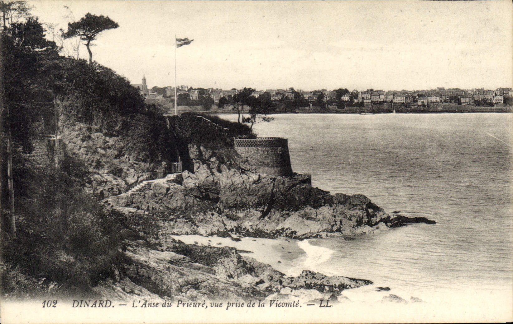 CPA Cote d'Emeraude Dinard L'Anse du Prieure vue prise de la Vicomte