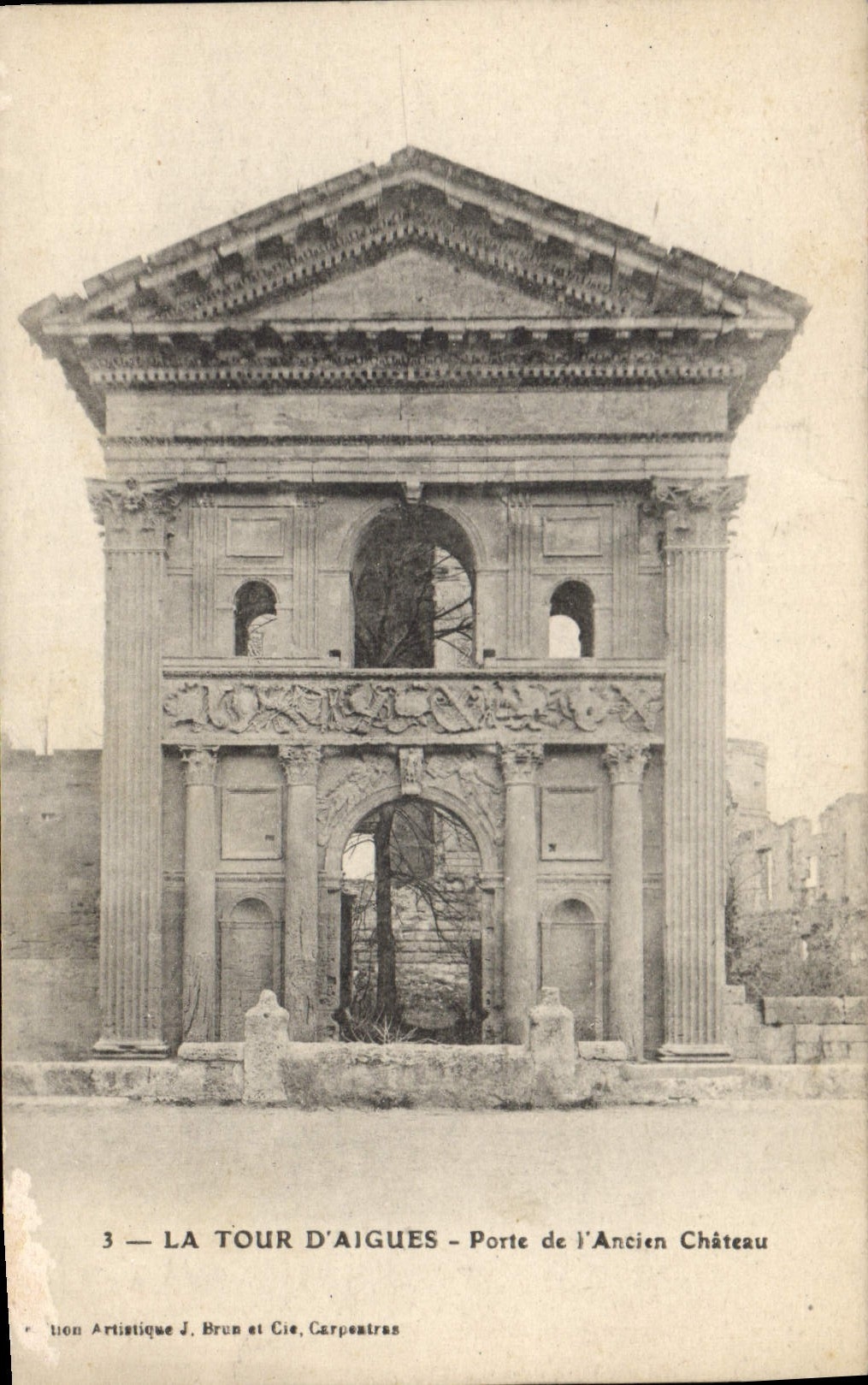 CPA La Tour d'Aigues (Vaucluse) Porte de l'Ancien Chateau